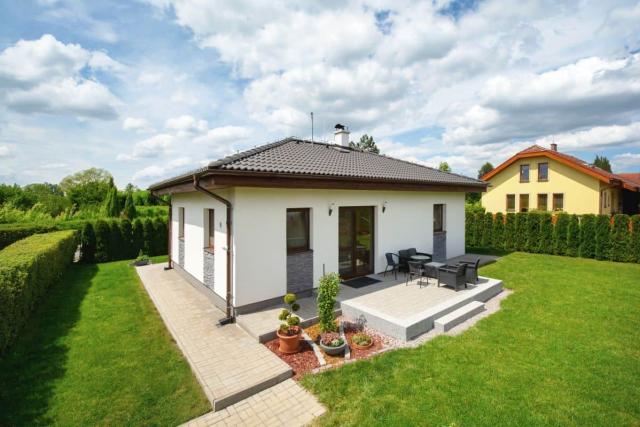 Jednoduchý a účelný bungalov pro mladý pár