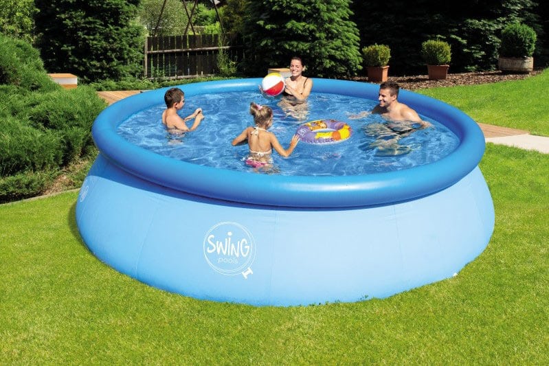 nafukovací bazén na zahradě