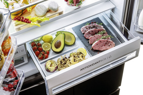 Chladnička Haier F+ Série 9 nabízí unikátní pětidveřový design. Všechny přihrádky zajišťují perfektní specifické podmínky pro ukládání potravin v závislosti na tom, jaký druh potravin chcete skladovat (HAIER)