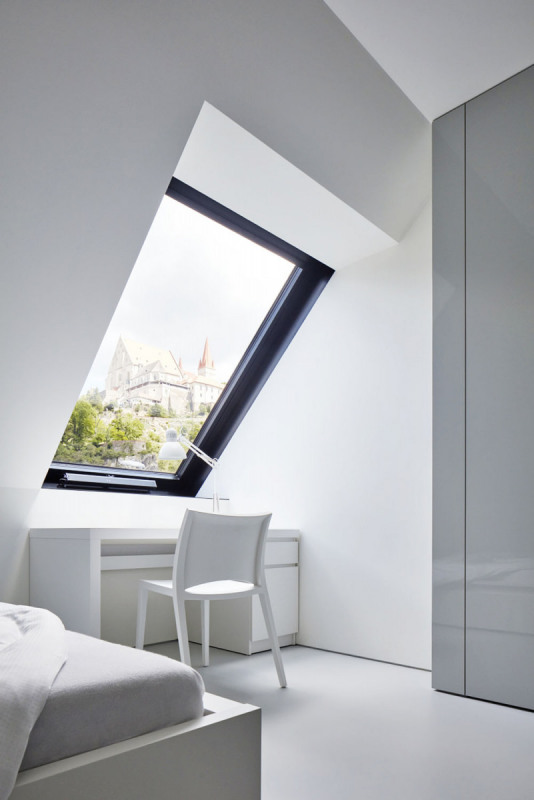 Okna z dětských pokojů opět směřují k výhledům na řeku a město