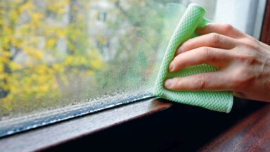 orosené plastové okno zevnitř